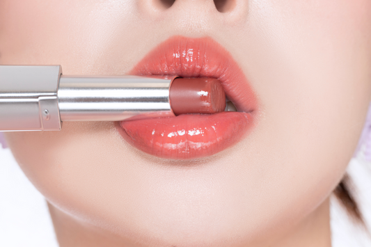 Dapatkan Efek Ombre Bibir Cantik dengan 2 Tinted Lip Balm Ini!