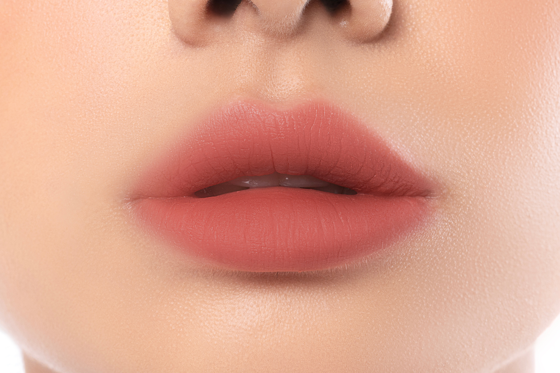 Overlined Lips On Point: Cukup Dengan 2 Produk