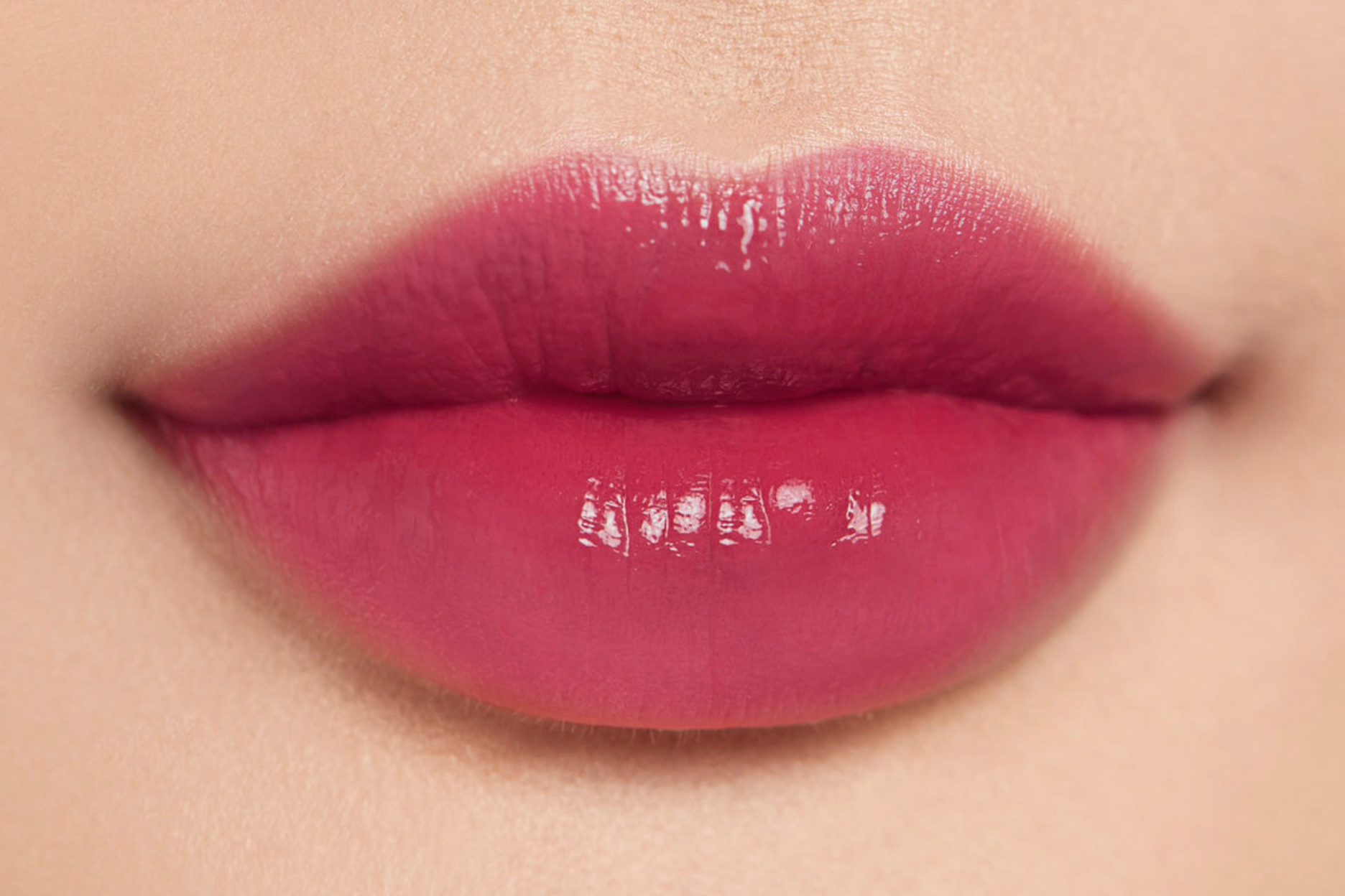 Tips Glossy Overlined Lips Dengan Hanya Menggunakan 2 Produk