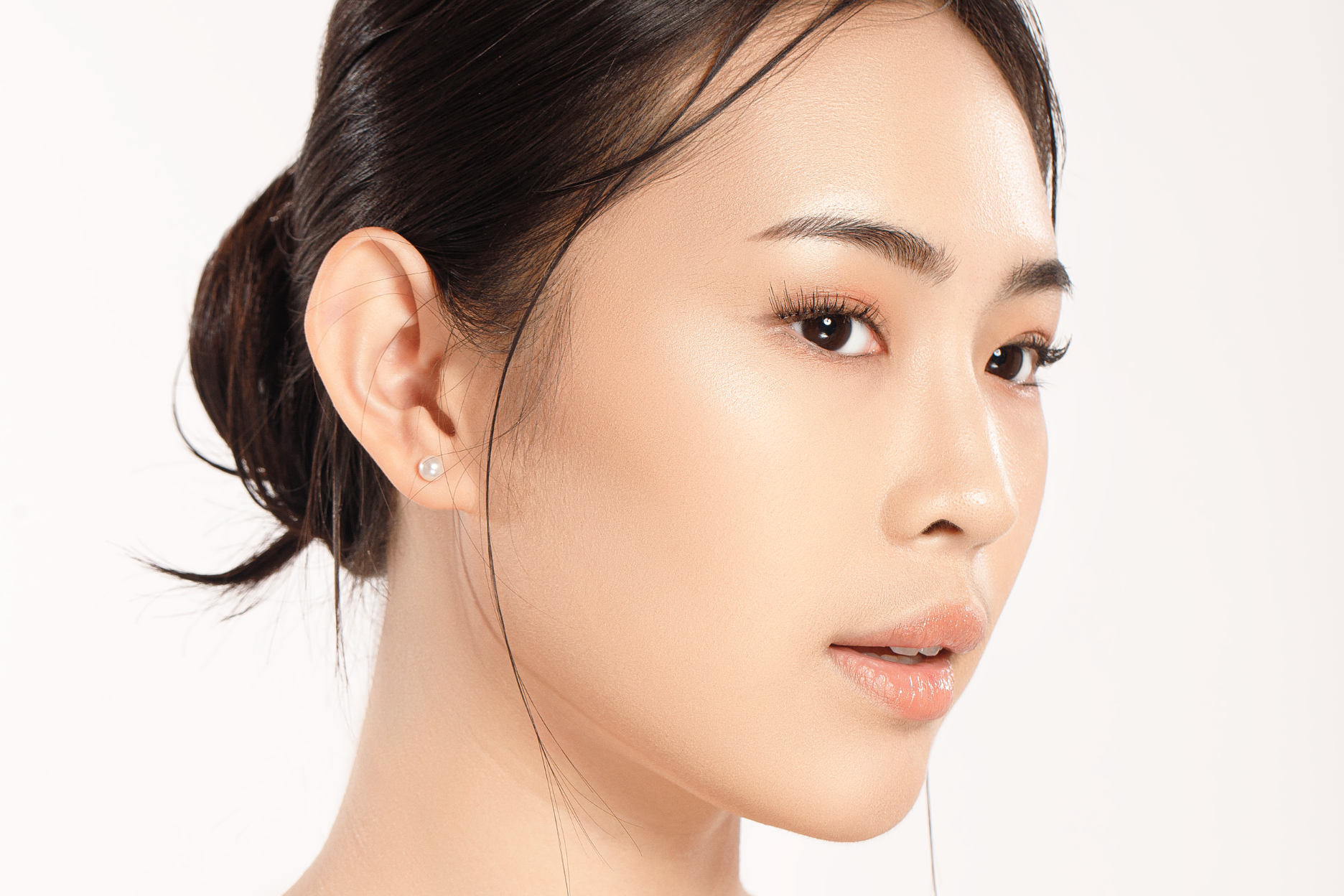 Makeup Paling Sat Set Dengan 3 Produk? Simak Caranya Berikut Ini!