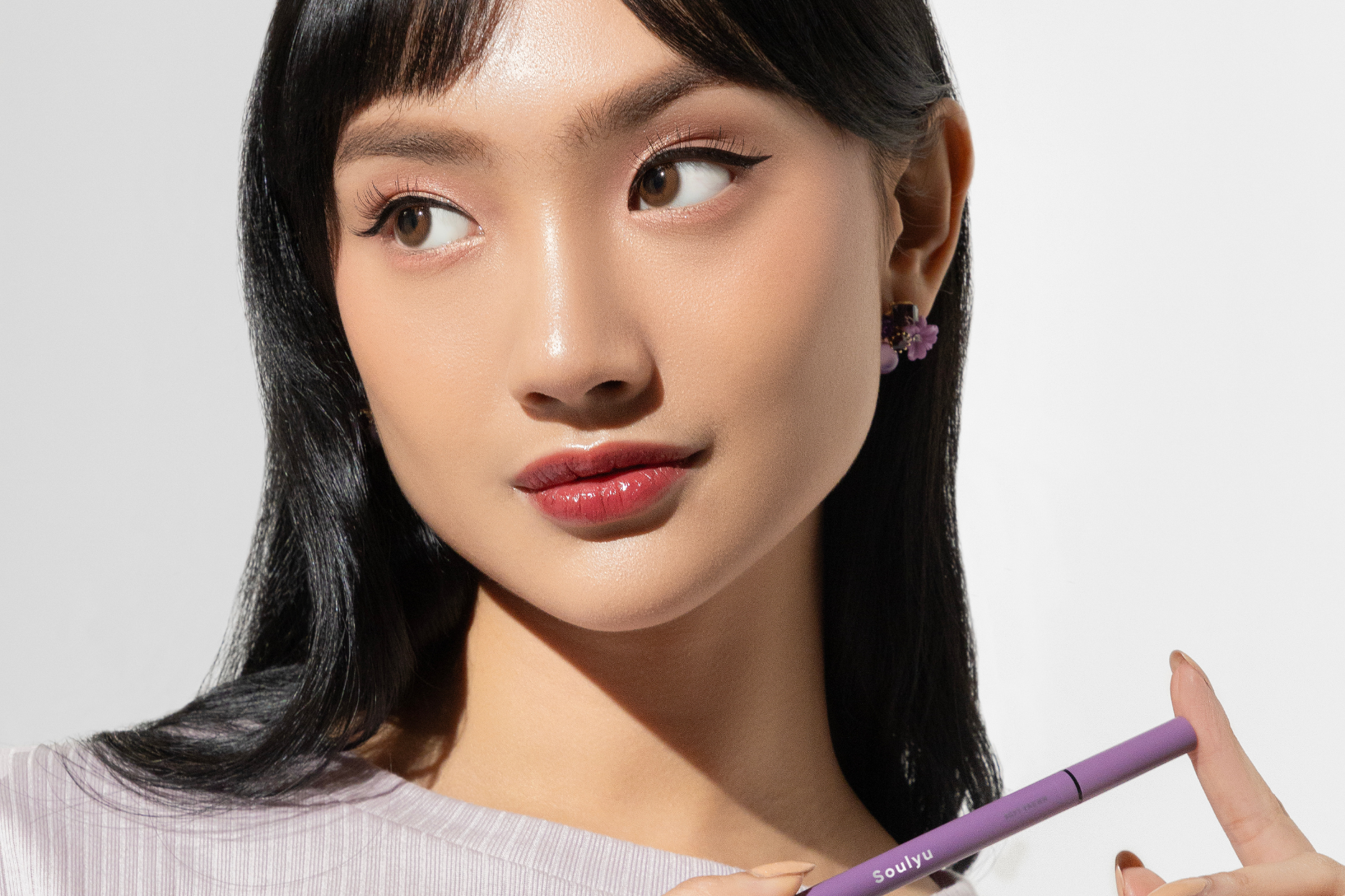 Tips Makeup Bagi Kamu yang Berkacamata