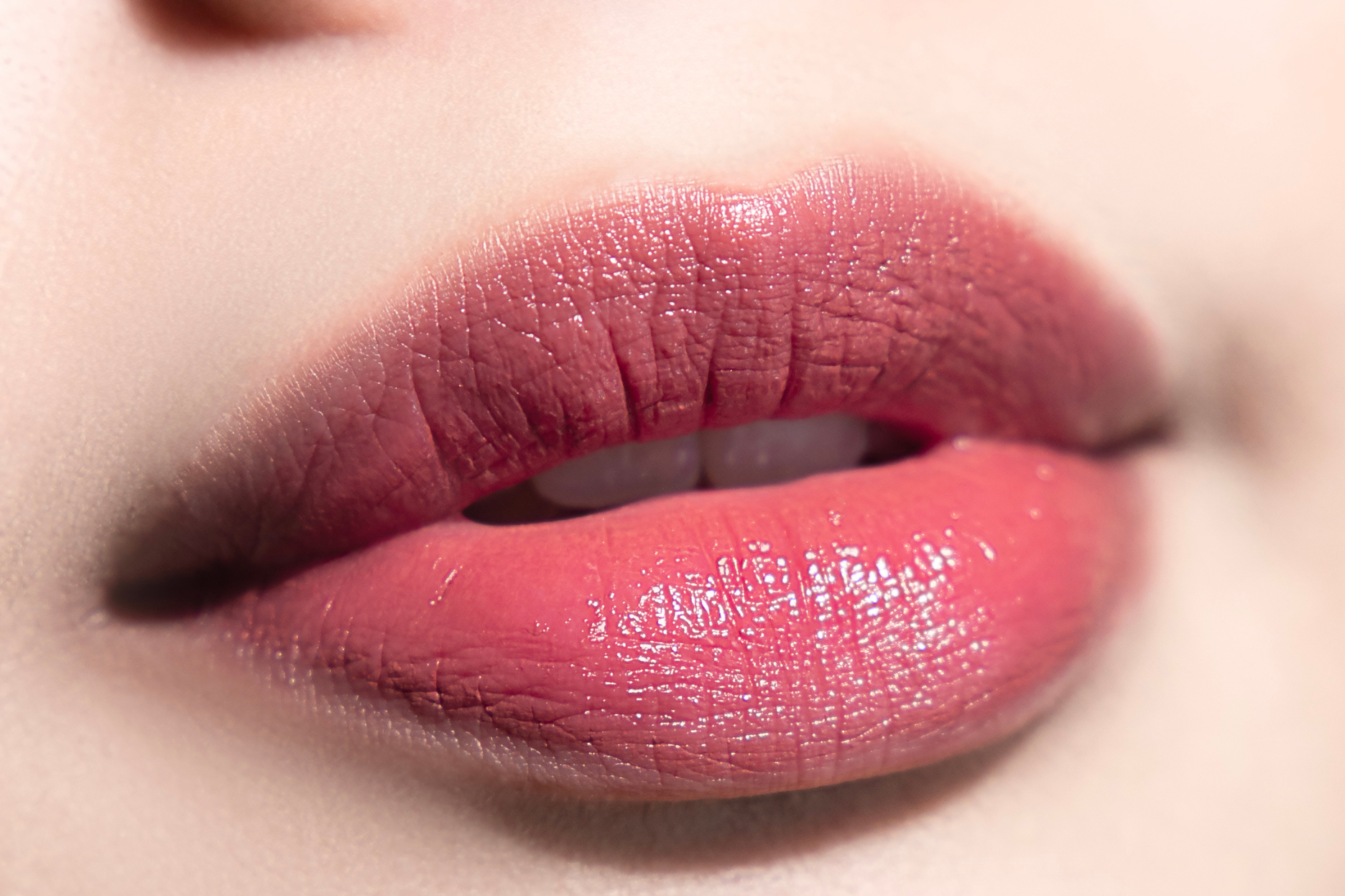 Cara Dapetin Tampilan Bibir Penuh Ala Sabrina Carpenter